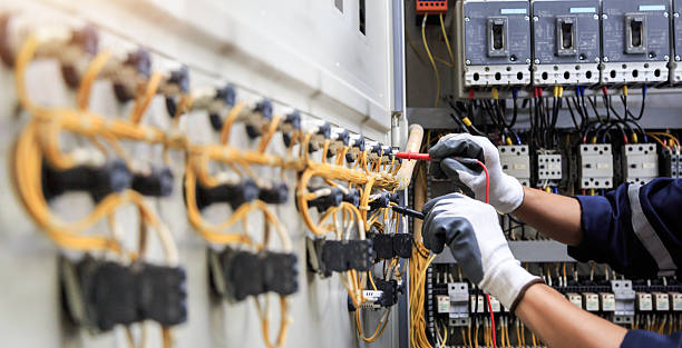 Professional Electrician technician working in San Francisco County County, CA